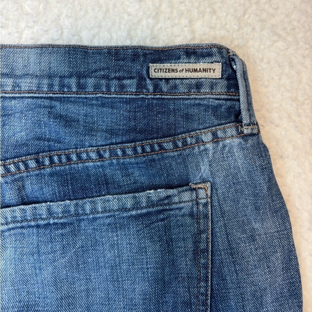 Citizens of Humanity Women Medium Wash Denim Roll Up Hem Shorts - Picture 6 of 11
